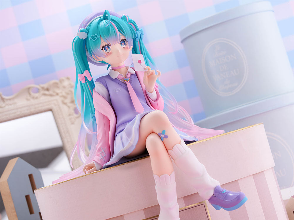 FuRyu Tenitol TENITOL BIG Noodle Stopper Figure Hatsune Miku Koisuru Blazer ver. (Vocaloid)