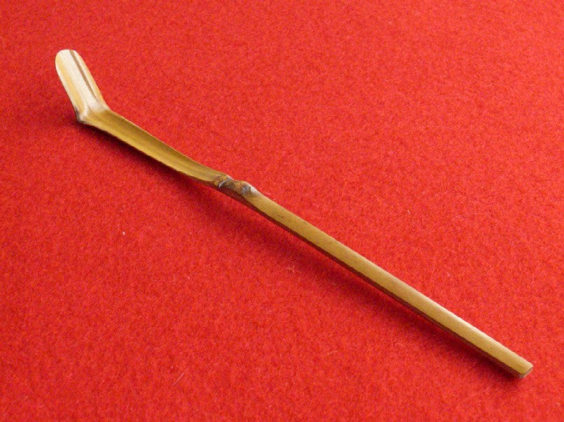 Bamboo Tea Scoop (Chashaku) — Kochiku (Aged Bamboo), Arimayama — Takayama