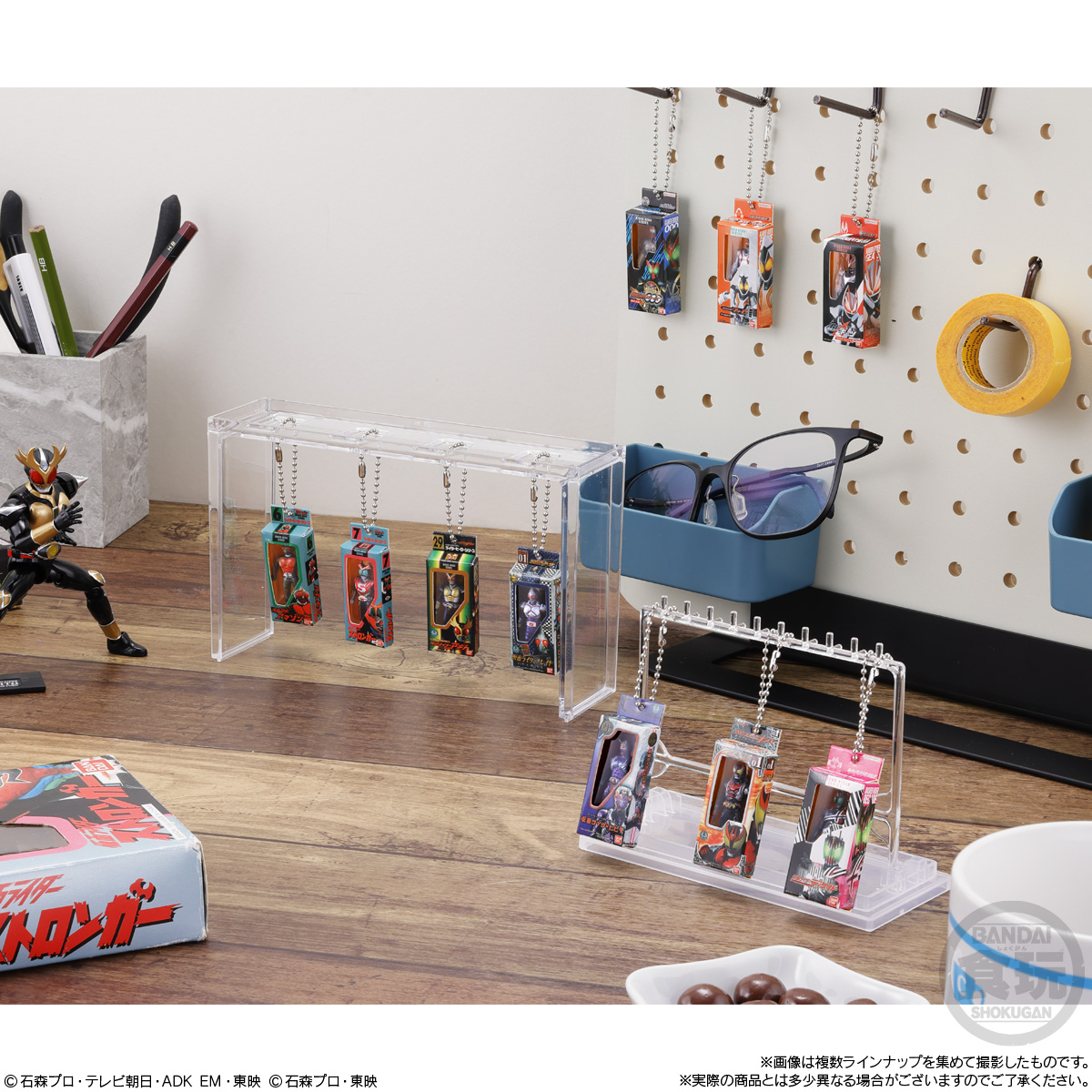 BANDAI Candy Kamen Rider Sofubi Package Charm 2 & Choco Biscuit (Kamen Rider)