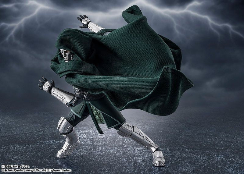 Bandai S.H.Figuarts Doctor Doom (Avengers: Doomsday) (Completed) (Marvel Universe)